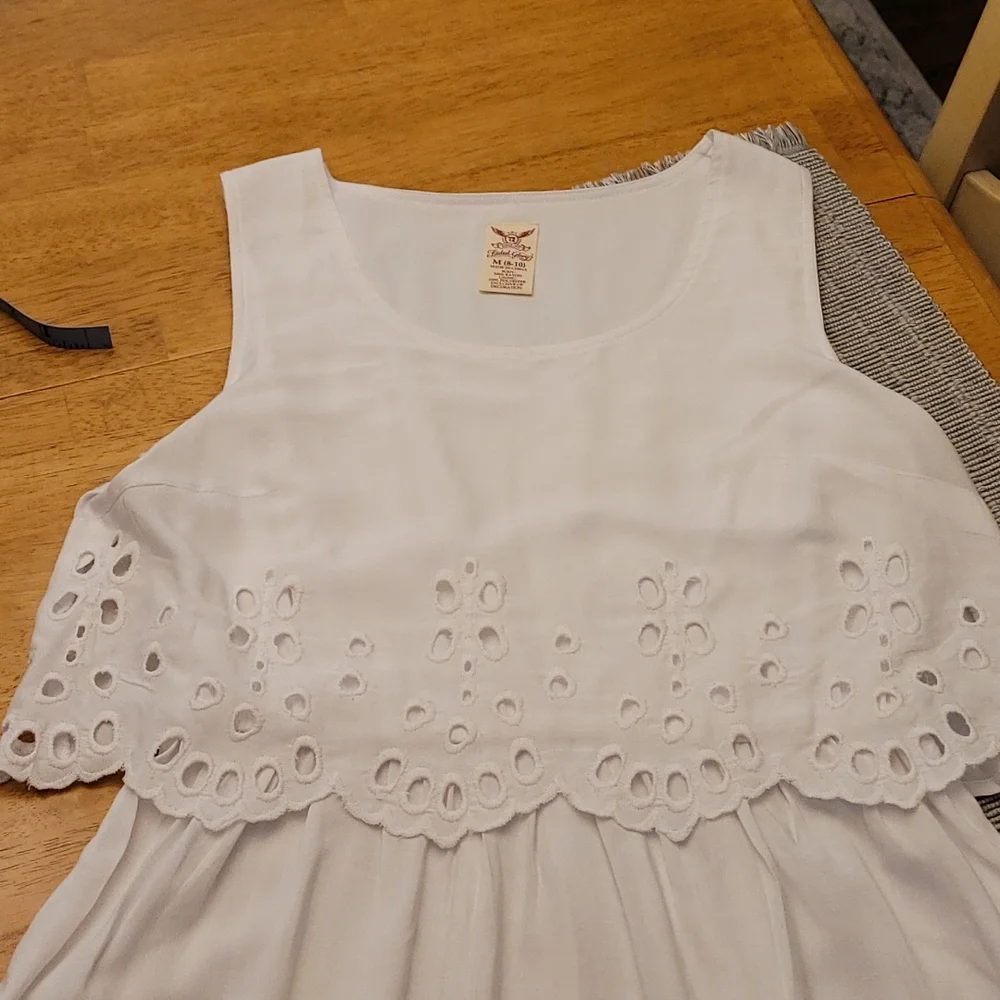 New white dress - Picture 3 of 6